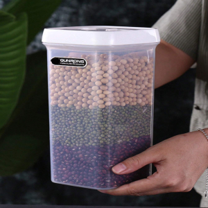 Plastic Food Storage Container (1400ml)